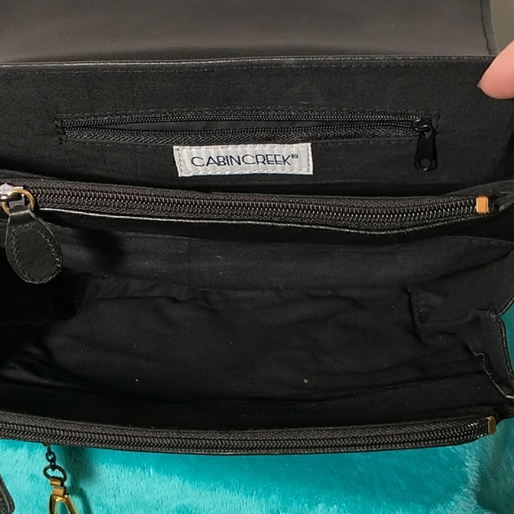 Cabin Creek women's shoulder bag. - Picture 10 of 11